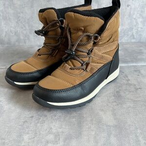 Kids Unisex Brown and Black Winter Boots Size 1